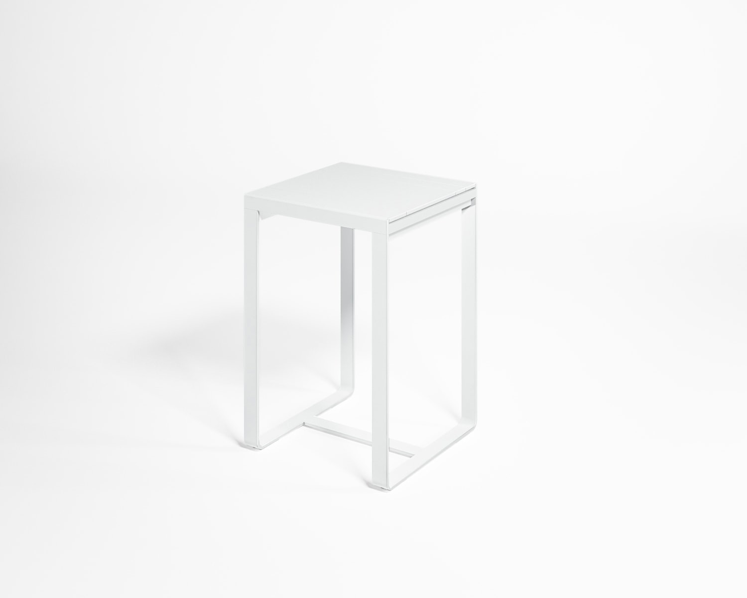 Flat Bar Table